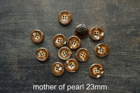 Recycled Mother of Pearl Buttons by Retrosaria 