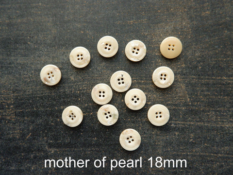 Recycled Mother of Pearl Buttons by Retrosaria 