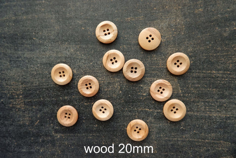 Wood Buttons by Retrosaria 